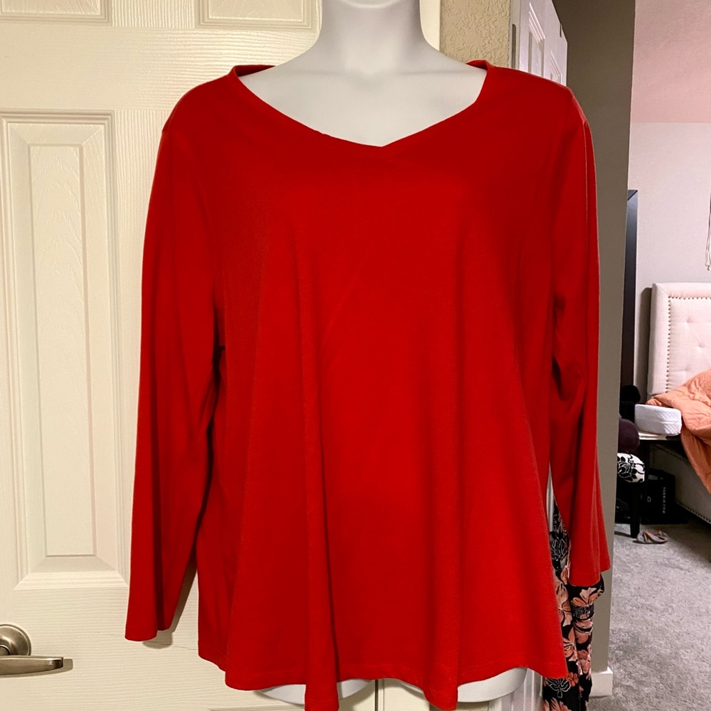 Lipstick red v neck.